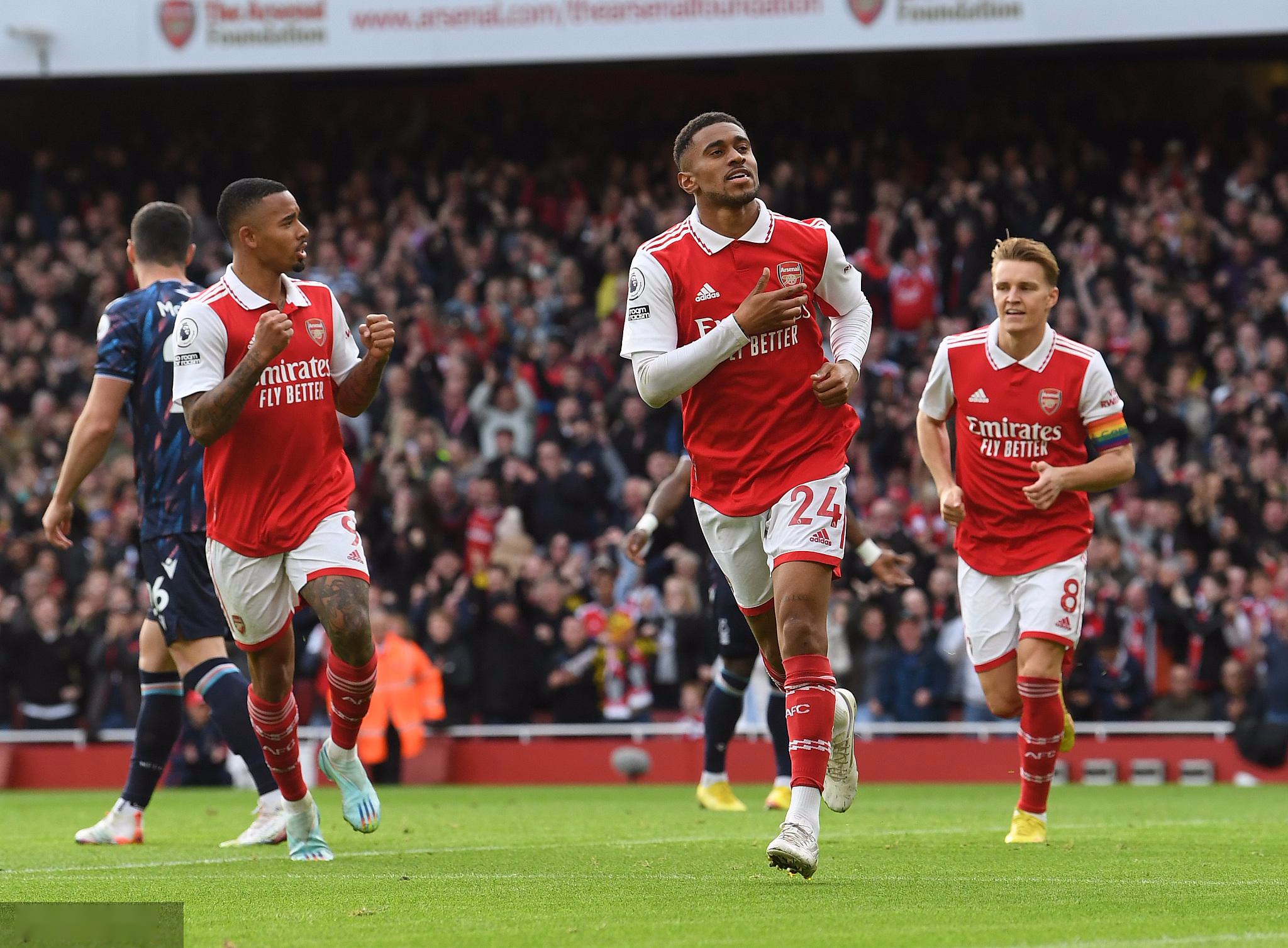 曼联今夏大清洗：卡塞米罗领衔离队，聚焦巴莱巴引援提升实力